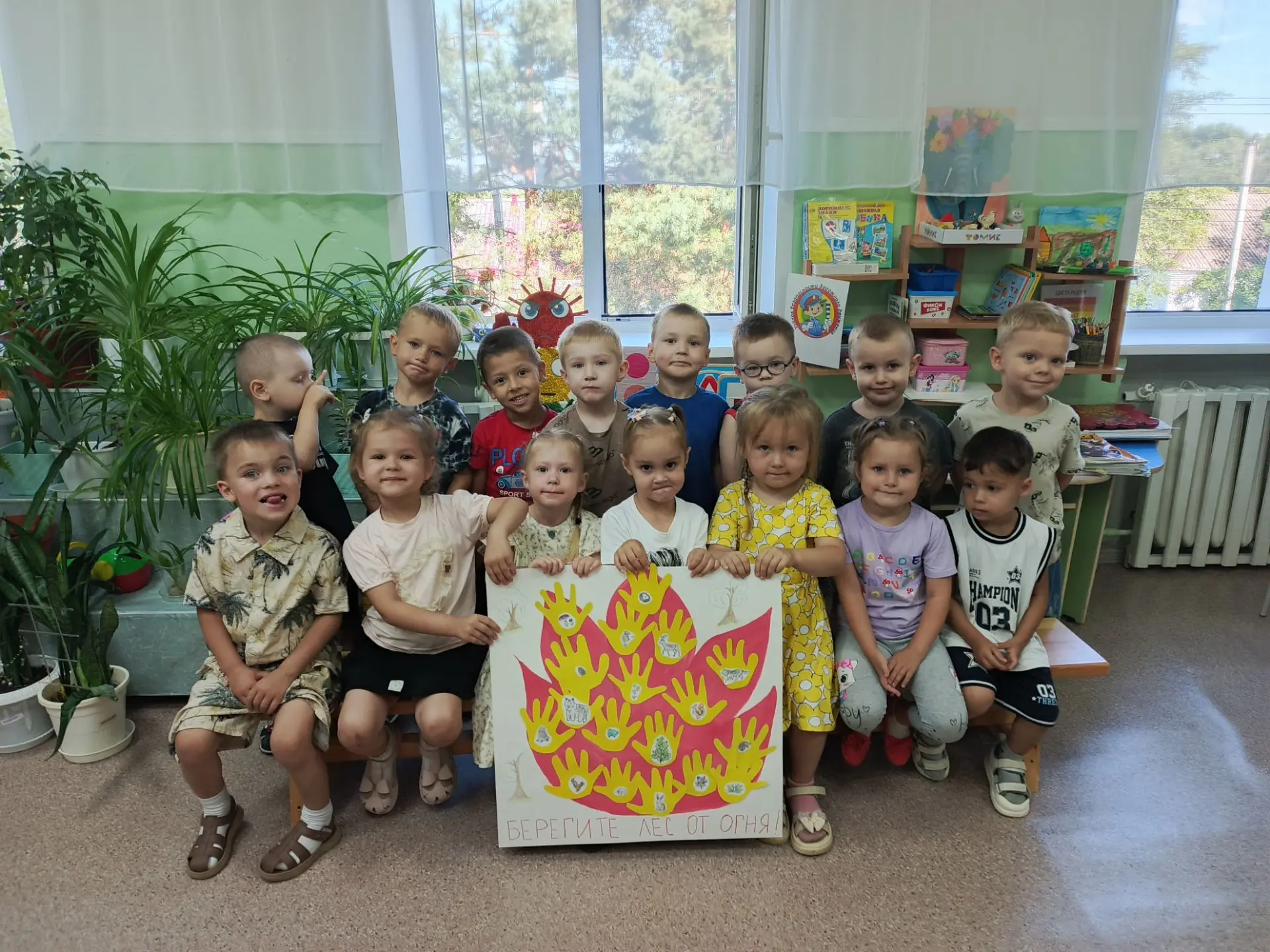 Поделка к выставке-миниатюре. Средняя группа. Старались, творили, радовались результату!