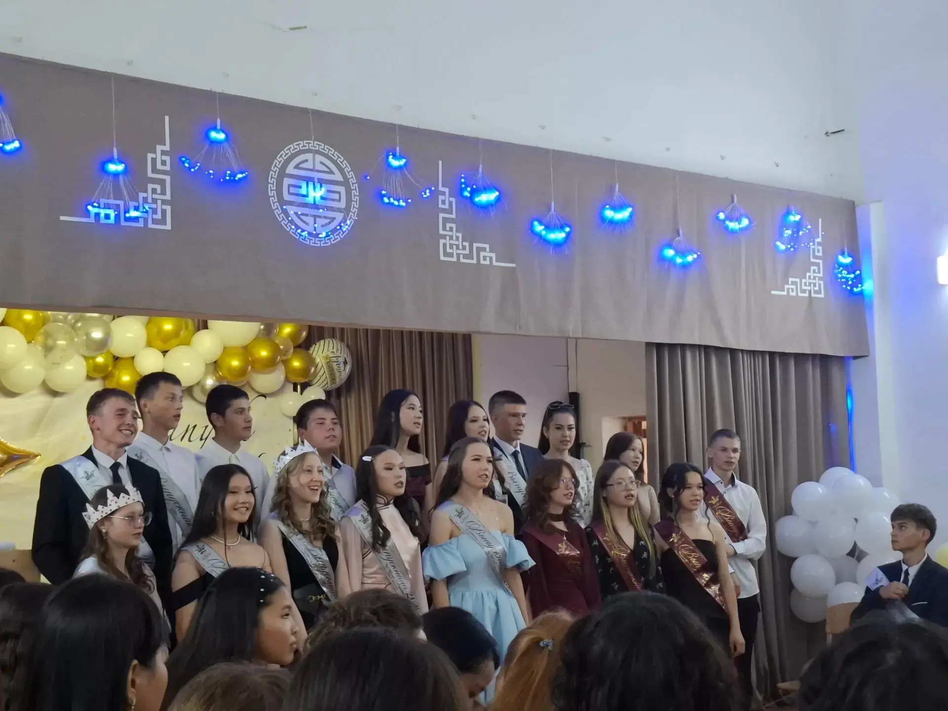 🎉🎓✨ 27 июня в стенах нашей школы состоялся ещё один трогательный и волнительный праздник — выпускн