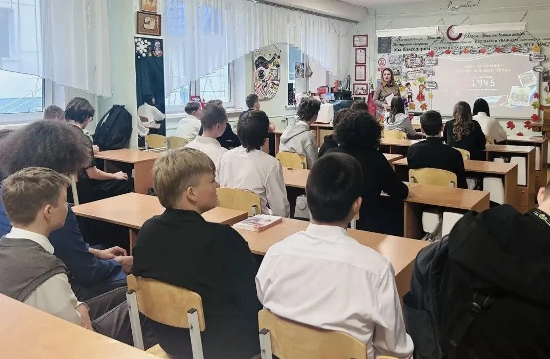 Сегодня для 9-х классов был проведён важный и очень душевный урок-беседа, посвящённый Д...