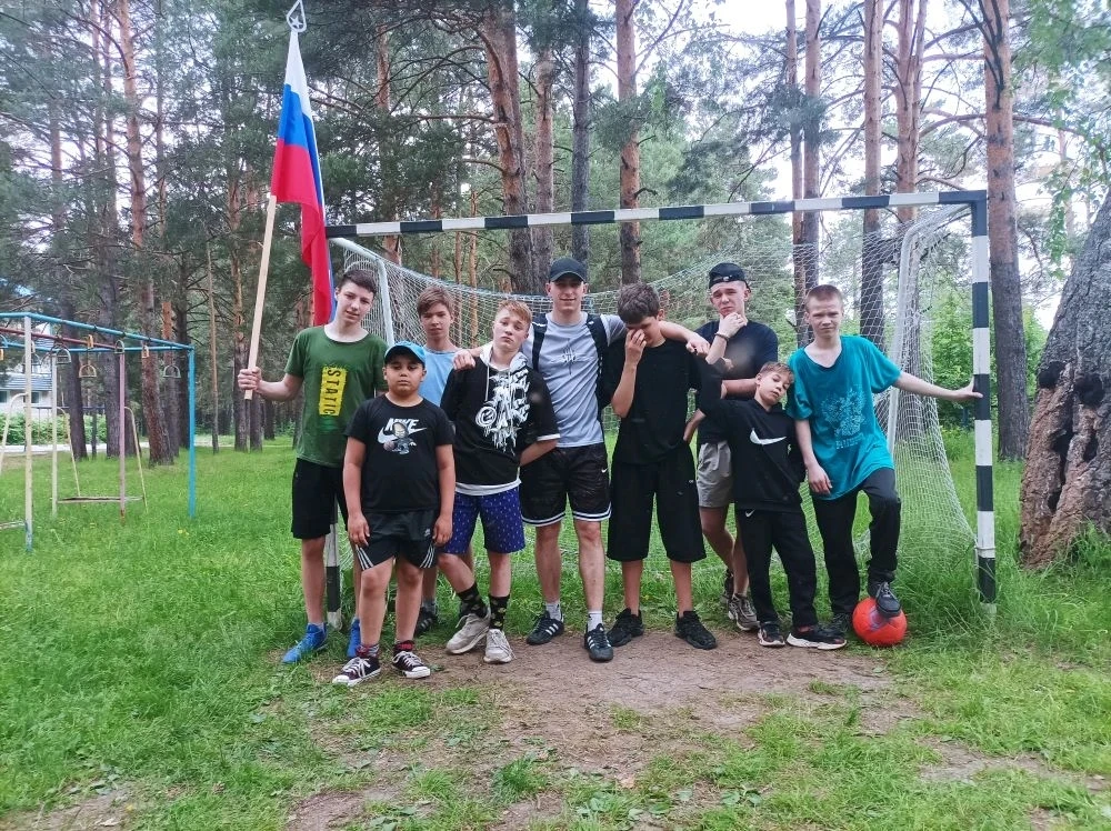 🇷🇺 День России: единство, футбол и добрые перемены! 🇷🇺  

В праздничный День России наши ребята 
