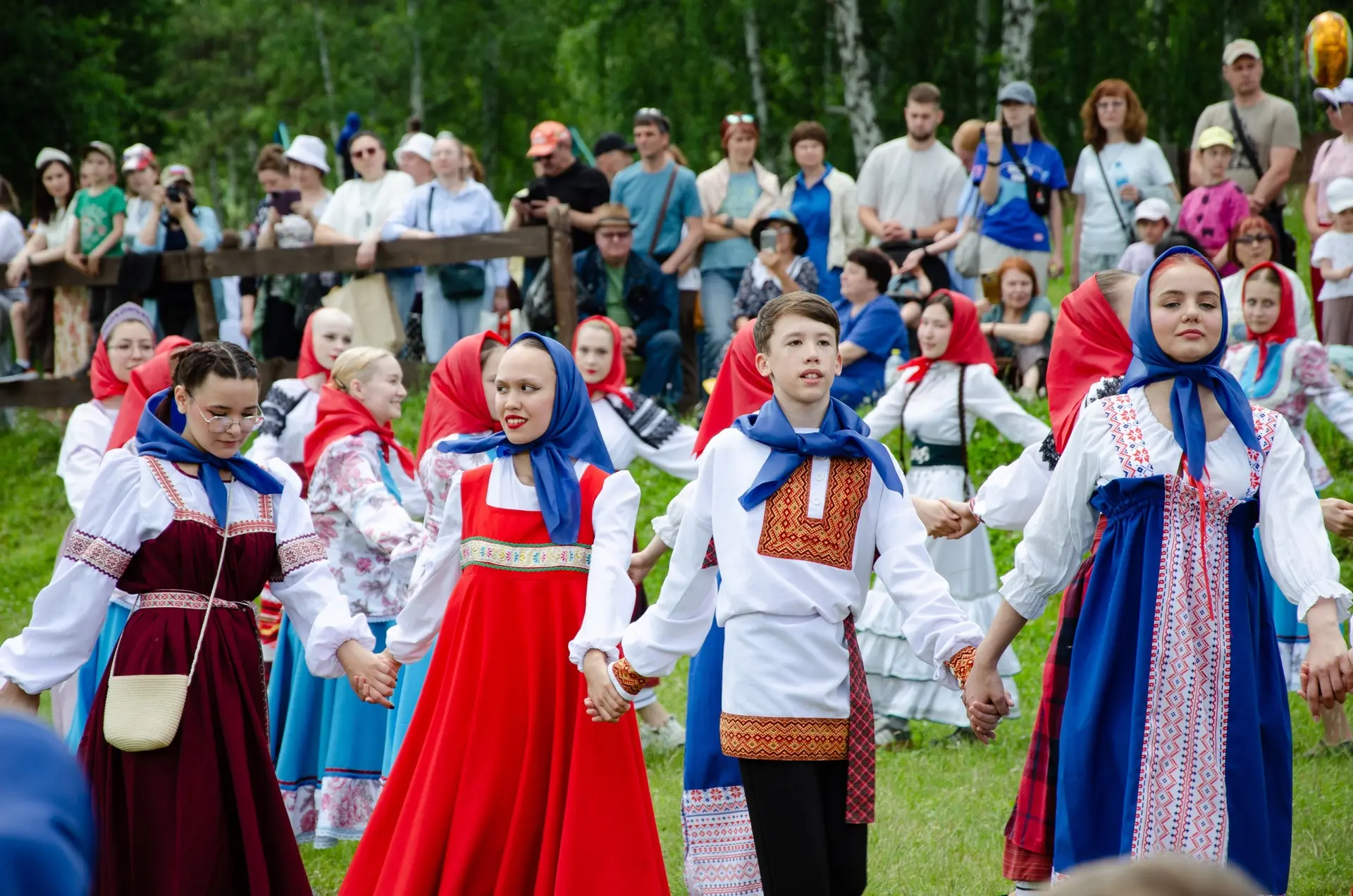 🇷🇺 В День России Кыштым вновь закружился в большом «Русском хороводе»!

12 июня состоялся XXX Обла