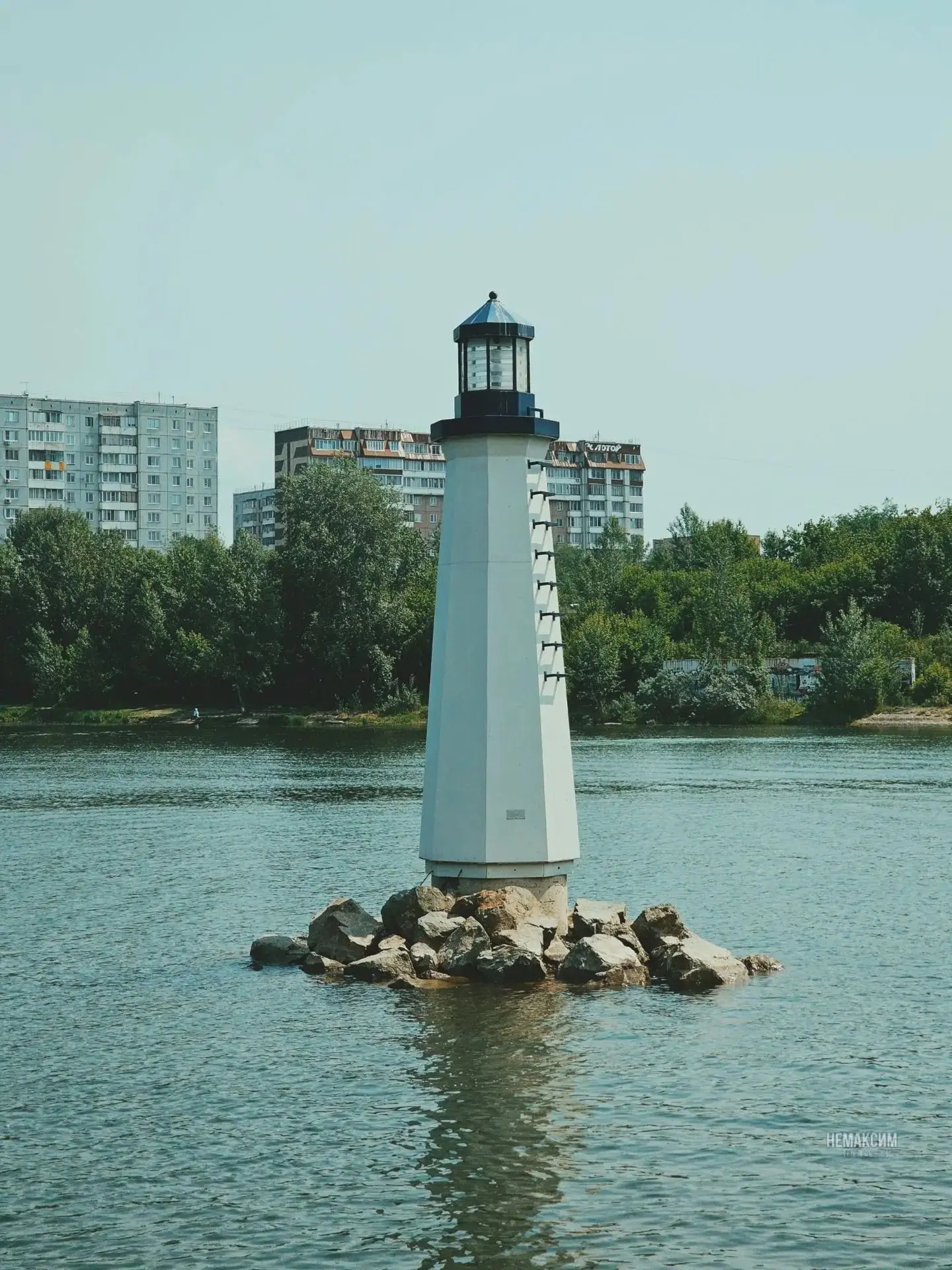 Атмосфера лета в городе у великой реки 💙

📸 НЕМАКСИМ в МАКС