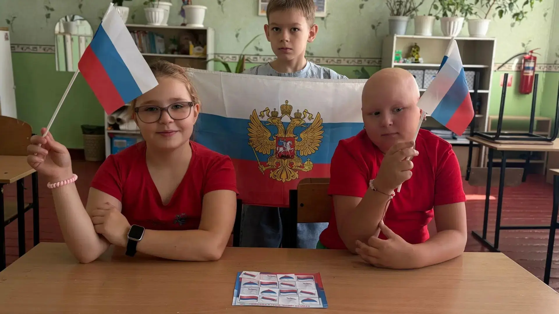 🇷🇺 В преддверии Дня Государственного флага России обучающиеся, родители и педагоги ГБ...