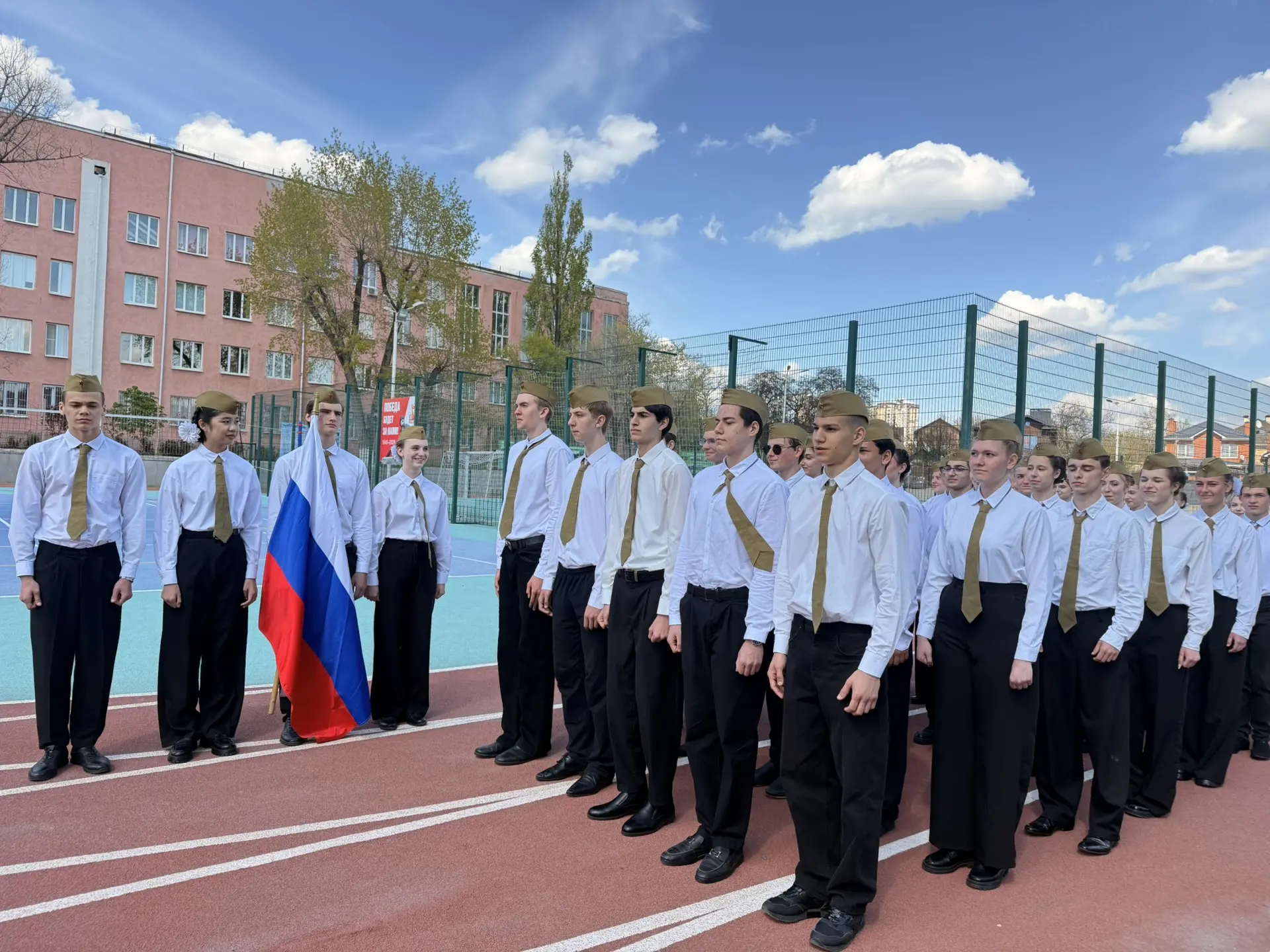 Юнармейский отряд школы принял участие в районном этапе  смотра-конкурса строя и песни «Наследники П