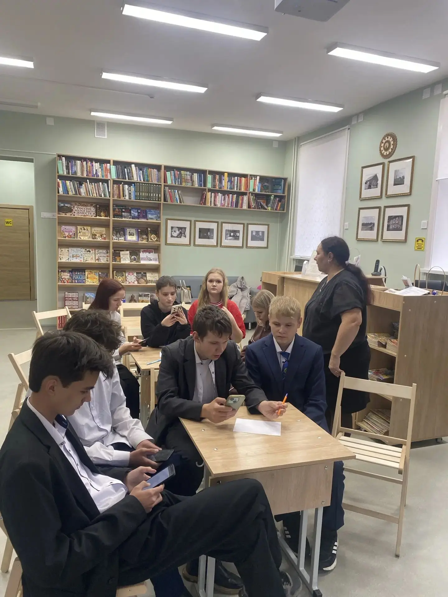 Сегодня группа учащихся 9б класса участвовала в интеллектуальной игре, организованной с...
