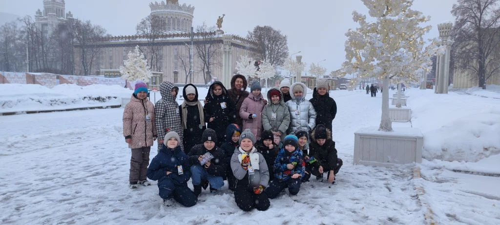 🚨Погружение в мир атома: впечатления от посещения павильона «Атом» на ВДНХ🚨  Сегодня ученики 4Э и 5И