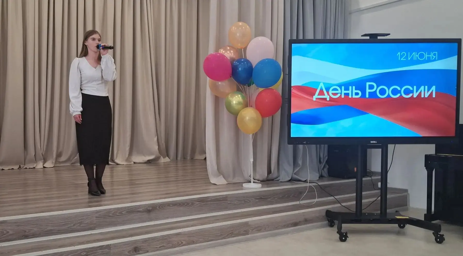 В колледже прошёл яркий фестиваль «О России с любовью», который стал настоящим событием для студенто