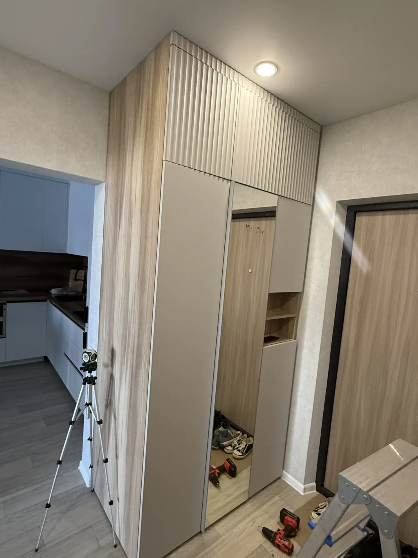 В ЖК Авиатор повторный заказ, после сдачи кухни, хозяева заказали прихожую. Вот такая к...