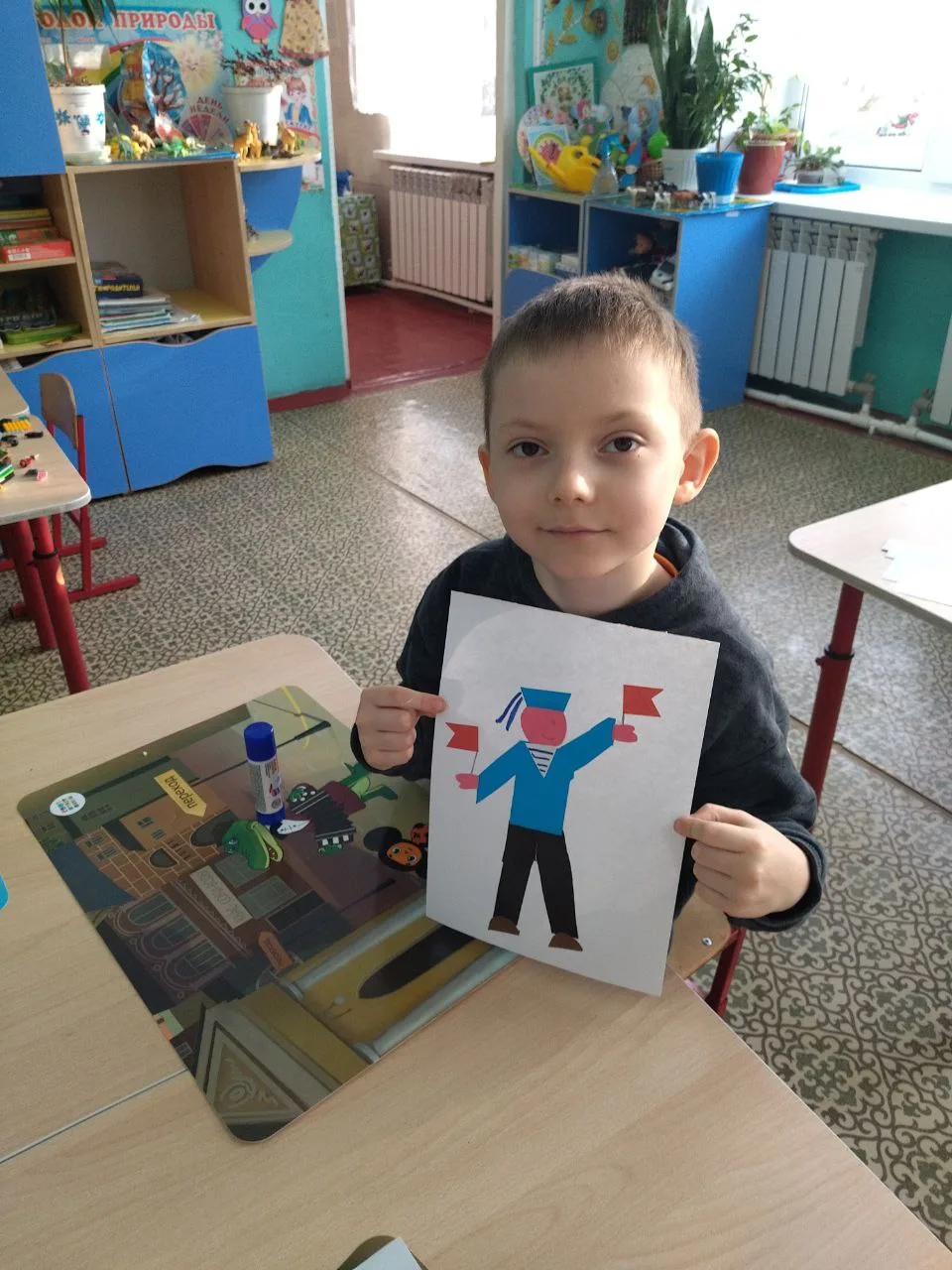 💥Ребята из дошкольной группы👫 "Ромашки",💮 выполнили аппликацию✂️ на тему :"Матрос с ...
