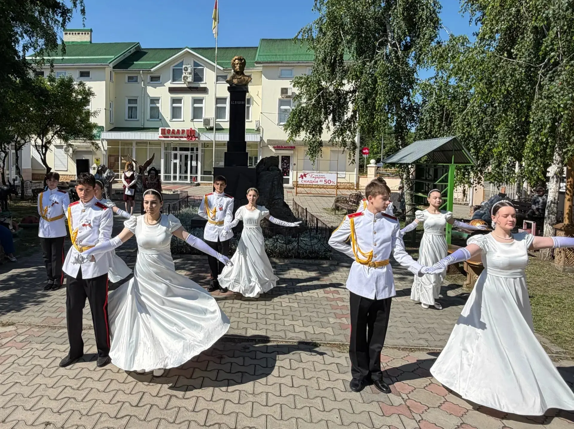 6 июня в России отмечают Пушкинский день и День русского языка.