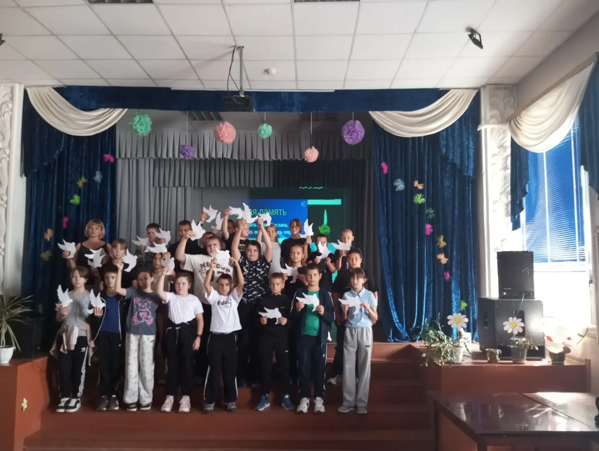 Сегодня в  Коленовском КДЦ у наших пятиклассников прошел тематический час под названием...