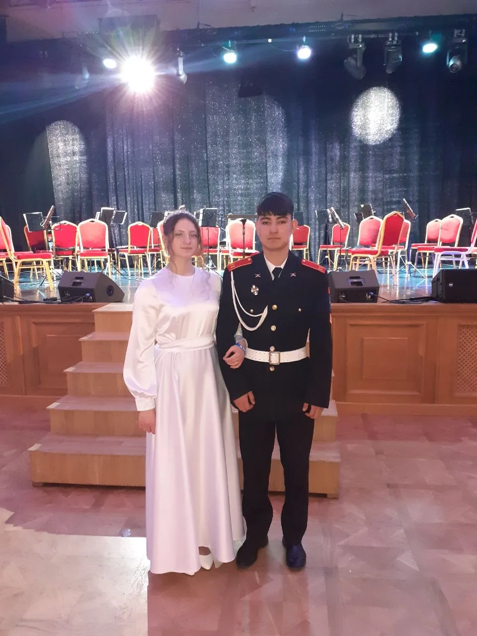 КАДЕТСКИЙ «БАЛ ЦВЕТОВ»  💃 Кадеты 9 «А» класса Елизавета Кутузова и Ботурбек Сафаров приняли участие 