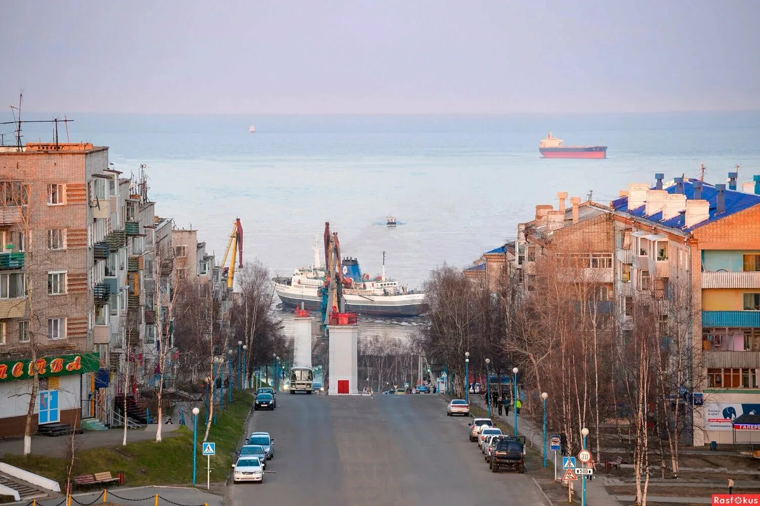 Постепенно погружаюсь в уникальность Ванино и порой захватывает дух от того , насколько...