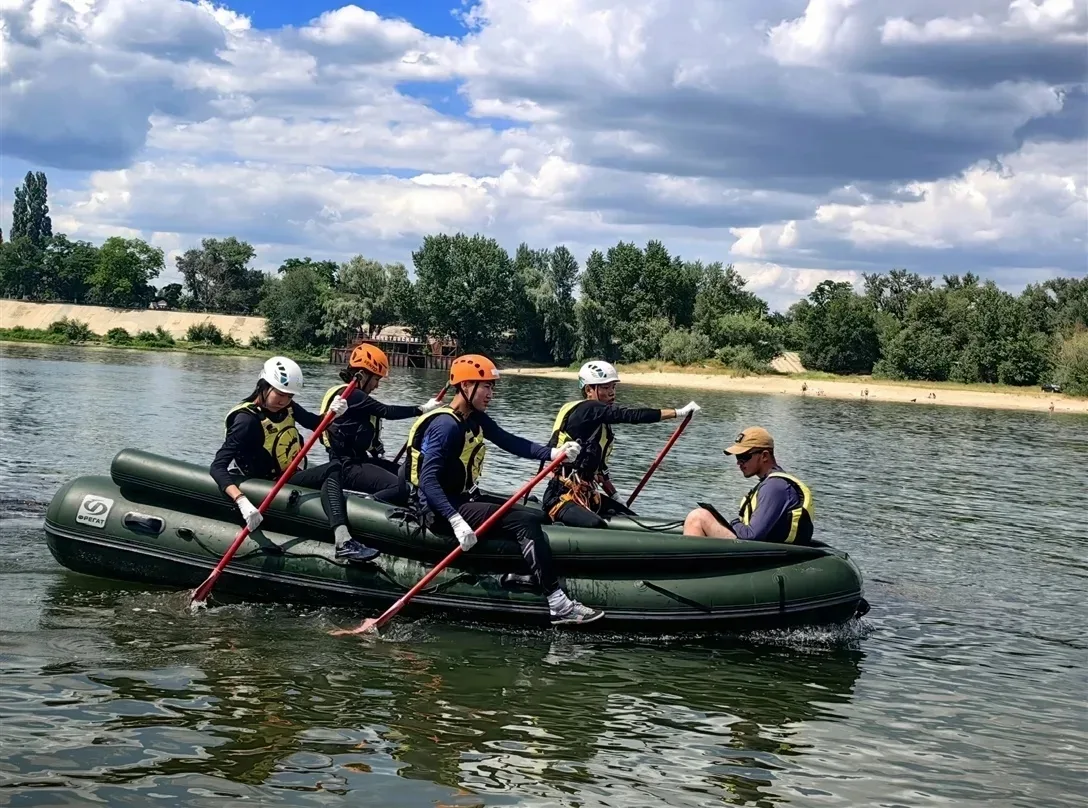 🏕️ «Школа безопасности 2026» 

📍Волгоградские школьники отправились в детский лагерь «Солнышко» Се
