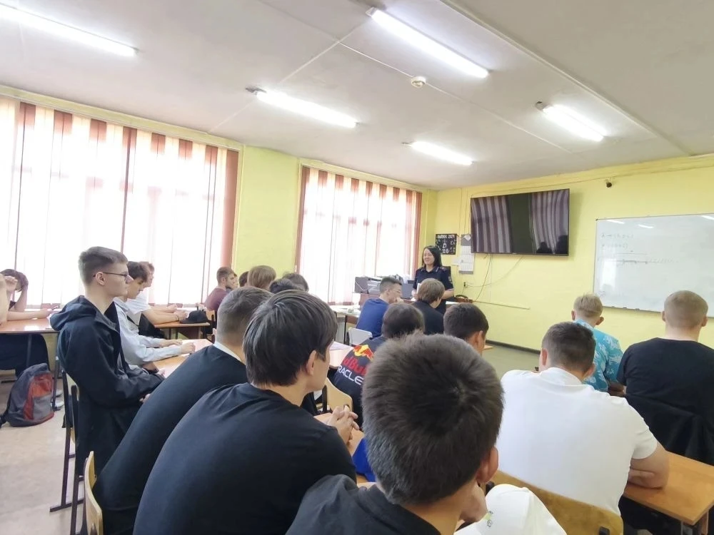 Сегодня с десятиклассниками школ 50, 98, 99 и 118 провели серьёзный разговор сотрудники...