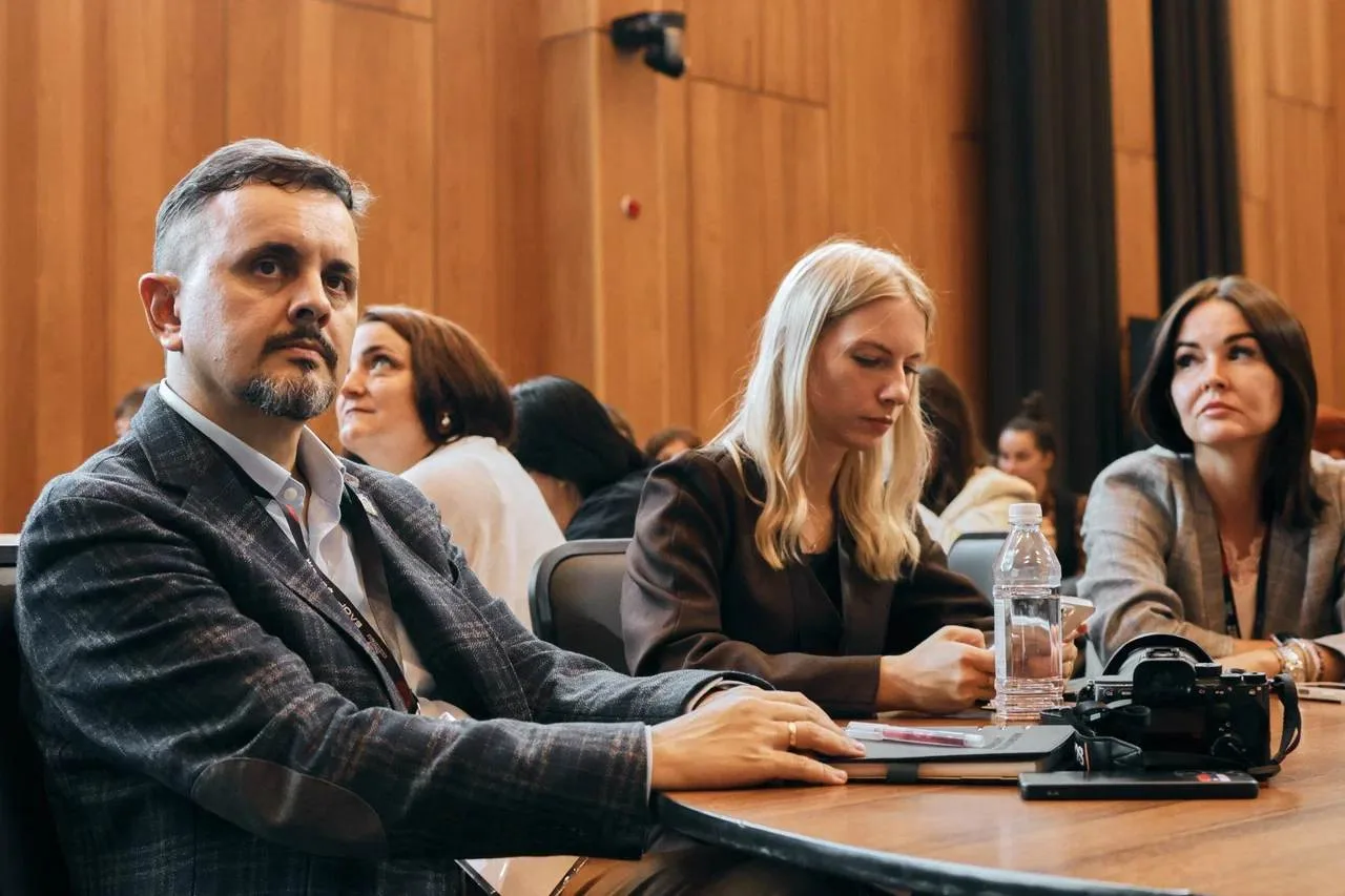 Сургутский педагог вышел в полуфинал программы «Министерство контента» 👏