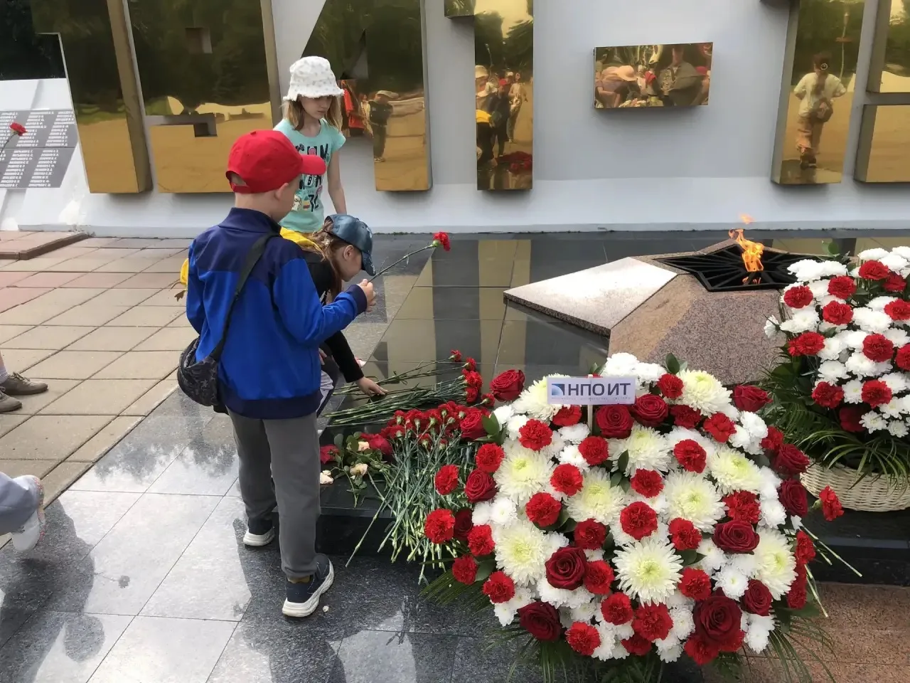 День памяти и скорби в МБОУ СОШ № 5 🕯️
22 июня — особая дата в нашей истории. Сегодня ребята из лет
