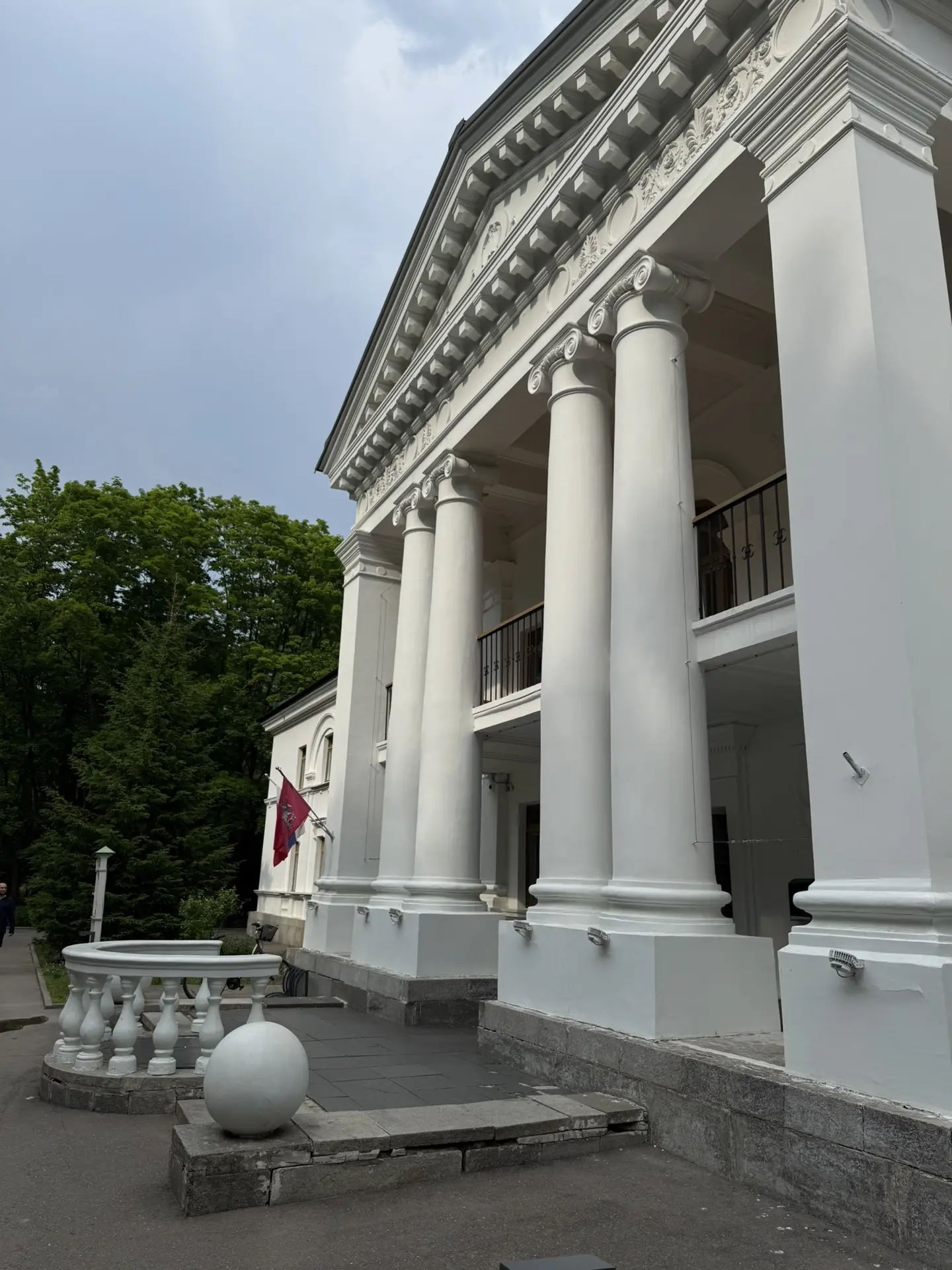Я никогда не была в Переделкино. Всегда оч хотела. Сегодня съездили. Ну признаться честно, можно был
