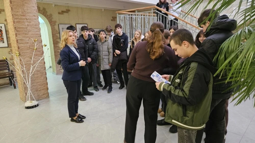 📚 Сегодня 8 А класс посетил Ставропольский государственный педагогический институт!   Ребята узнали 