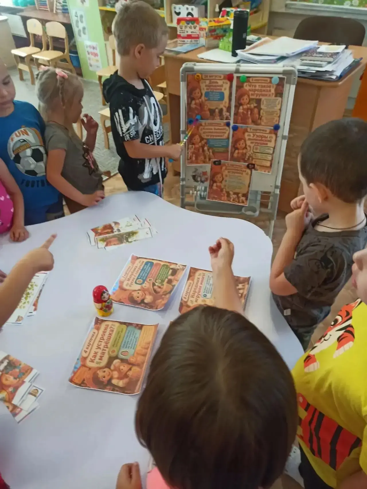 Сегодня в Лазурненском д/с «Солнышко» ребята продолжили знакомство с народной игрушкой.💥