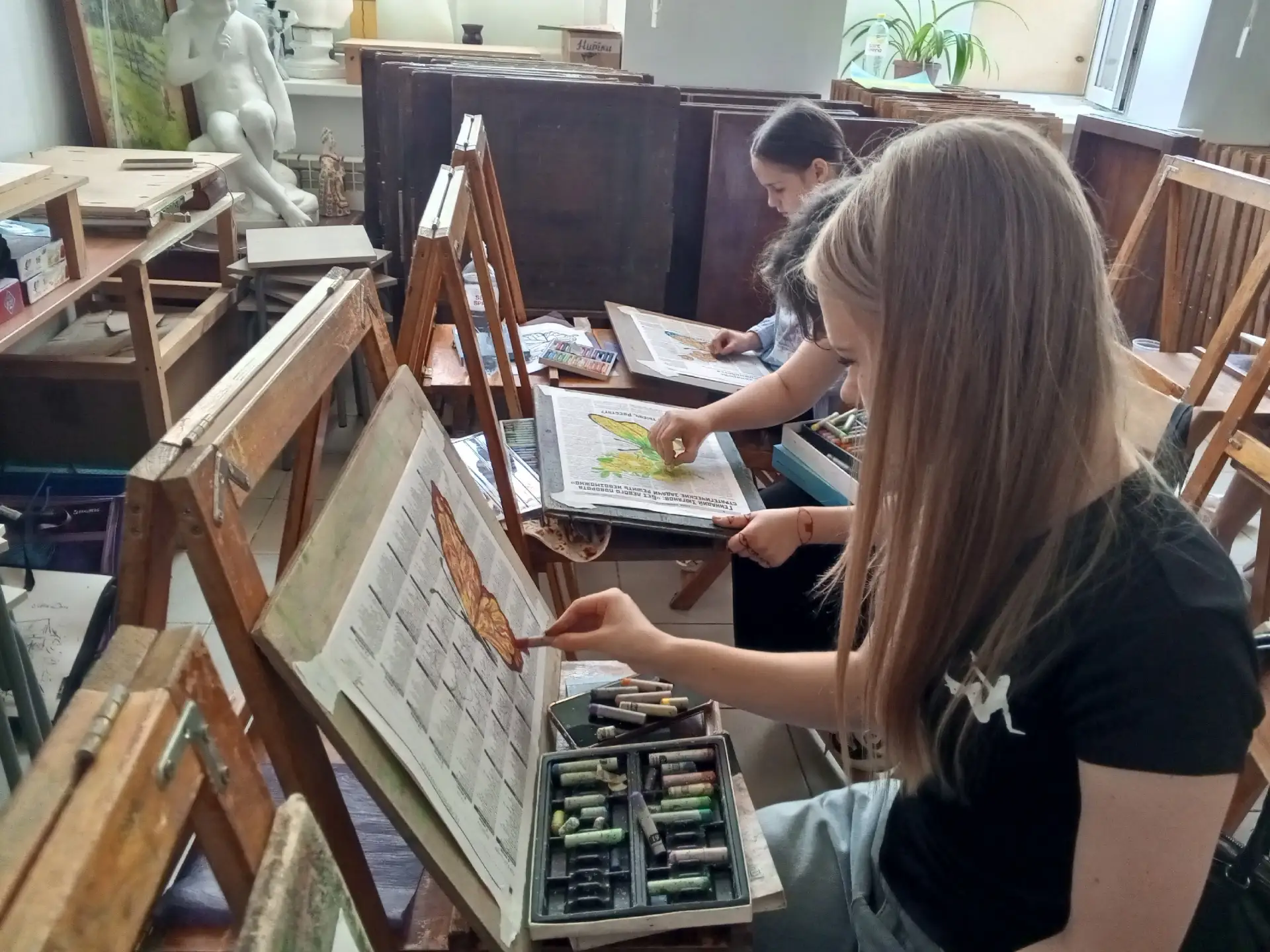 🎨 В рамках программы эстетического всеобуча прошел творческий мастер-класс «Удивительн...