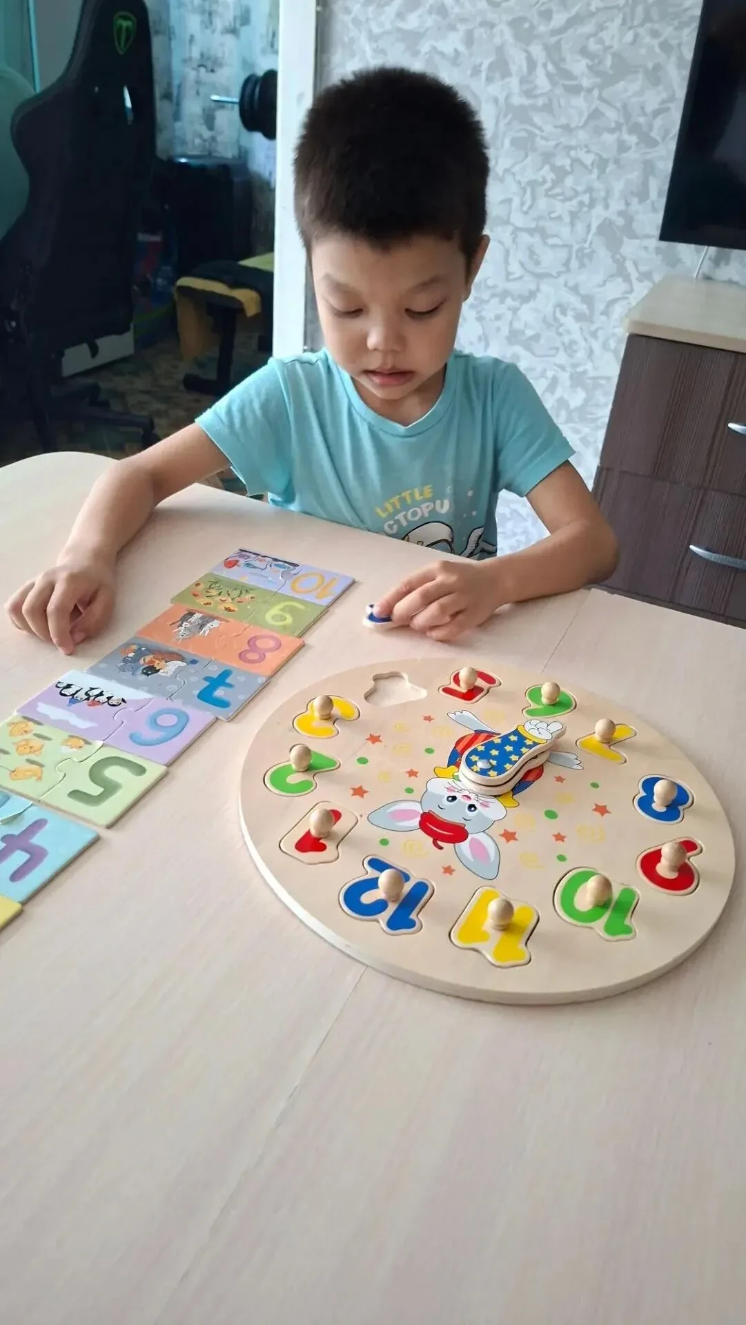 🏠🎲 «Учимся играя»: развивающие занятия на дому в отделении «Микрореабилитационный центр»