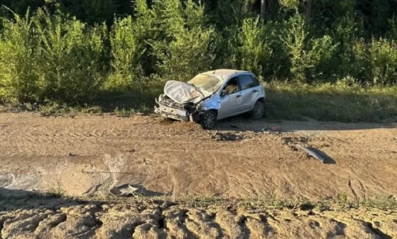 Трагедия на дороге: погиб водитель, подросток в больнице

Ночью 31.07.2026 (03:50) на трассе Ростов 