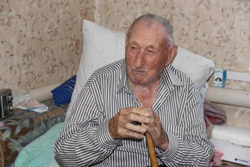 В Волгодонске поздравили 101-летнего ветерана Михаила Шевченко с Днём воинской славы.