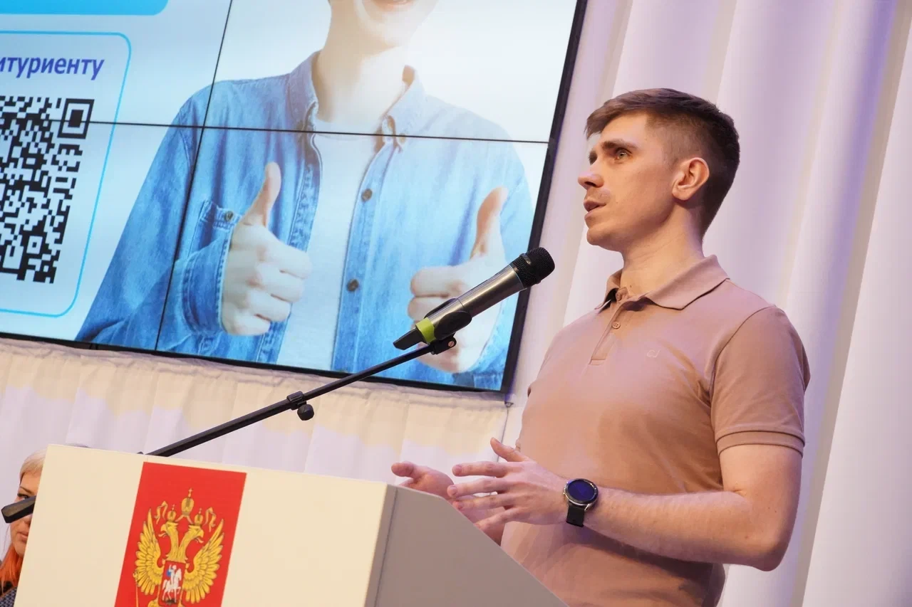 Поприветствовала участников Большой университетской недели в кемеровской школе № 45.  💡Проект реализ