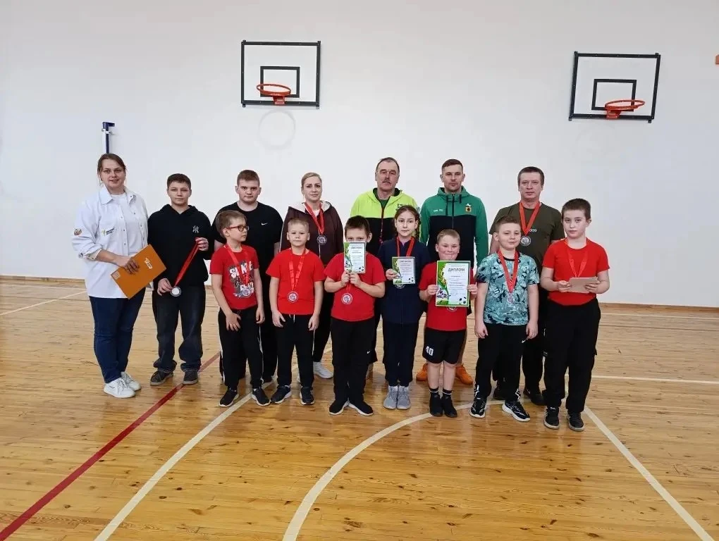 Турнир по мини-футболу ⚽❤️  Сегодня в спортивном зале гимназии кипели нешуточные страсти! Турнир по 