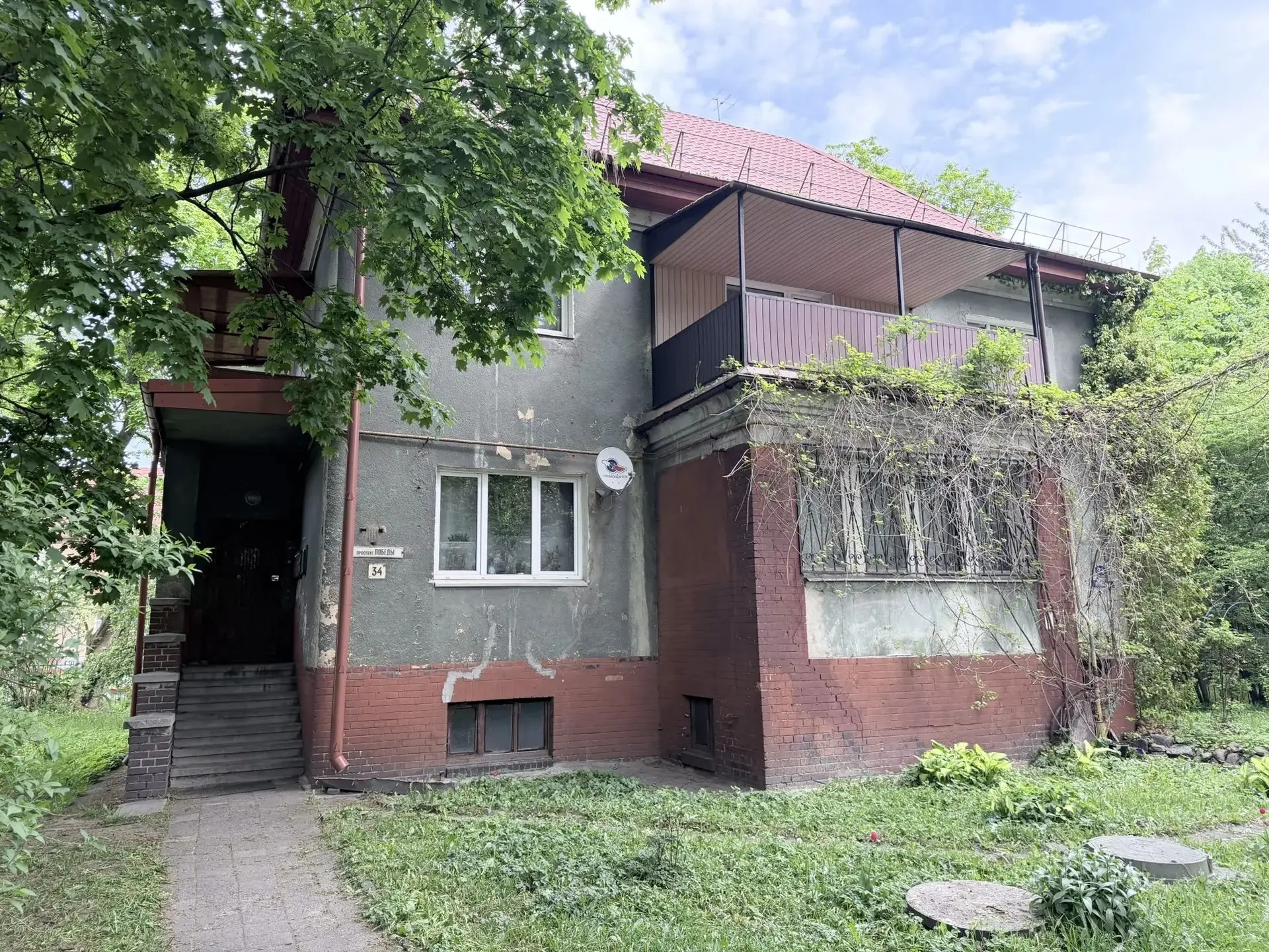На проспекте Победы, 34 в Калининграде приступают к ремонту исторического дома.