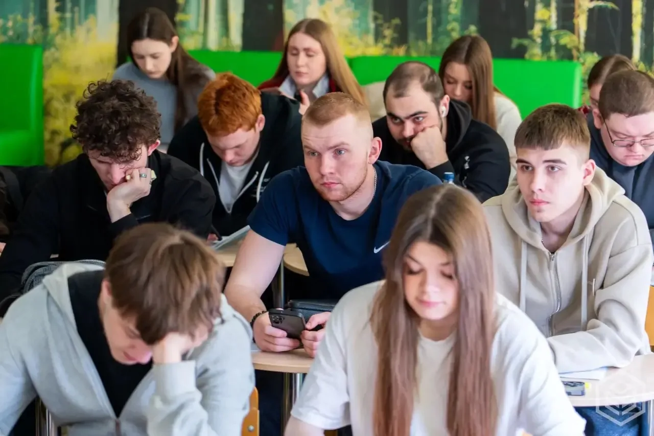 Международный фестиваль молодежи ждет участников и волонтеров!  Специалисты Кузбасского ГАУ продолжа