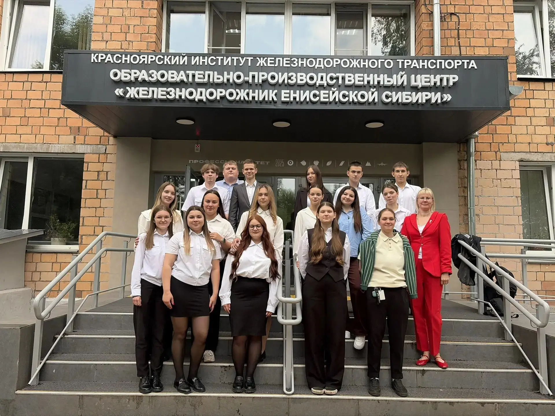 🎉 Блестящий финал! Защита дипломных проектов по специальности «Вагоны»!
             
16 июня 2026 