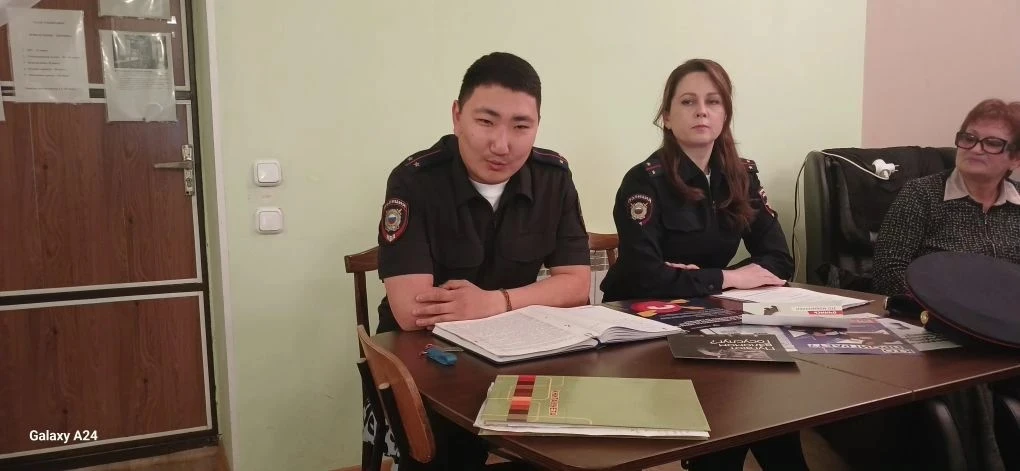 На базе БУ РК «Приютненский КЦСОН» совместно с МО МВД России «Приютненский» прошла профилактическая 