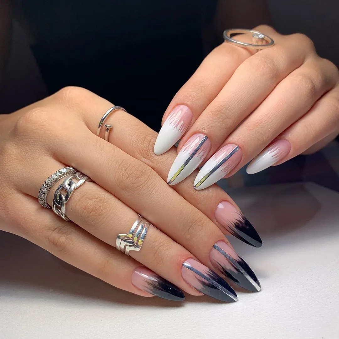 Норм - ❤️
Стрем - 🖤

Подписывайся: Маникюр💅Идеи
