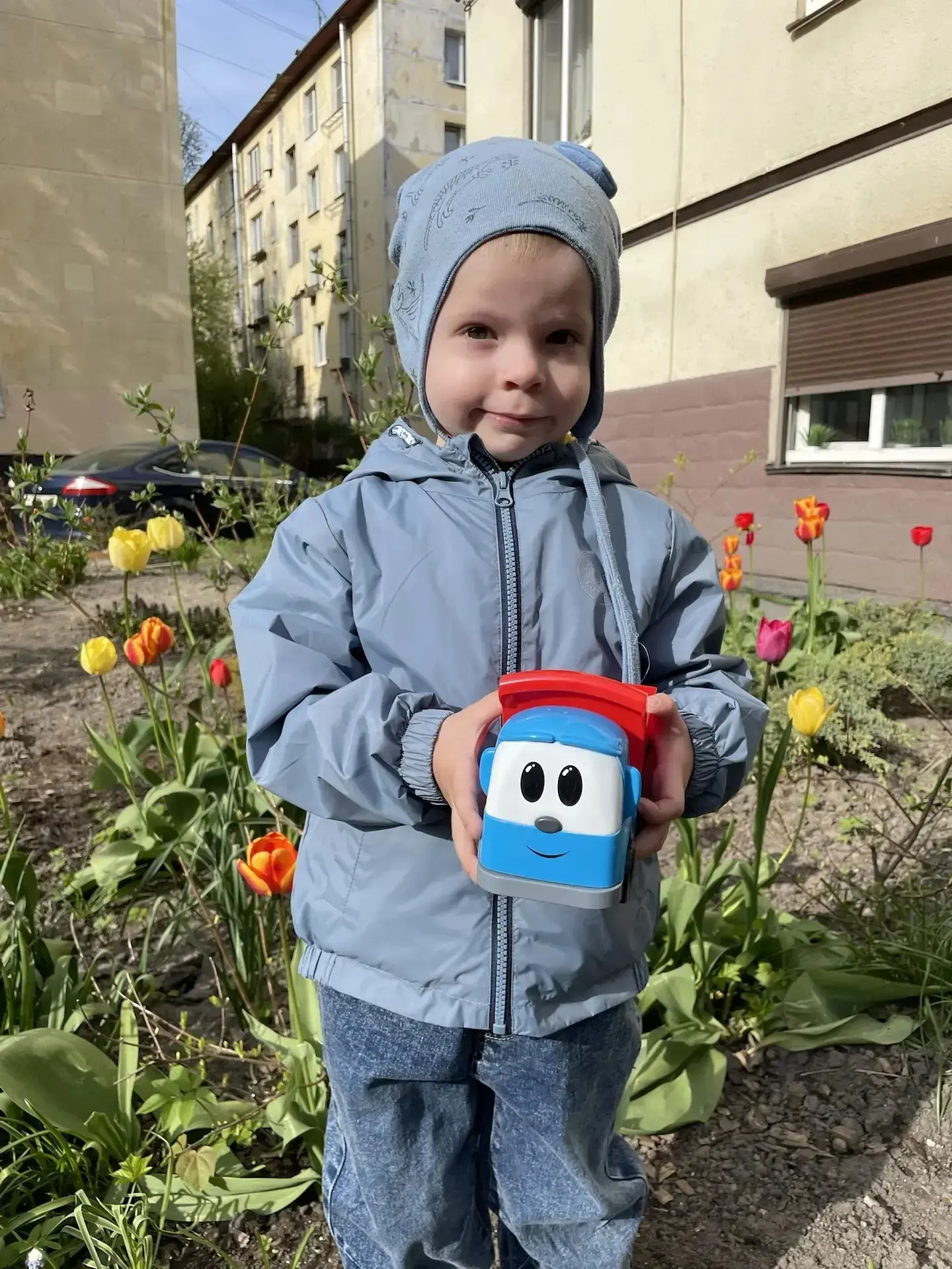 У каждого ребёнка есть свой маленький мир, и его главные герои - это, конечно же , игру...