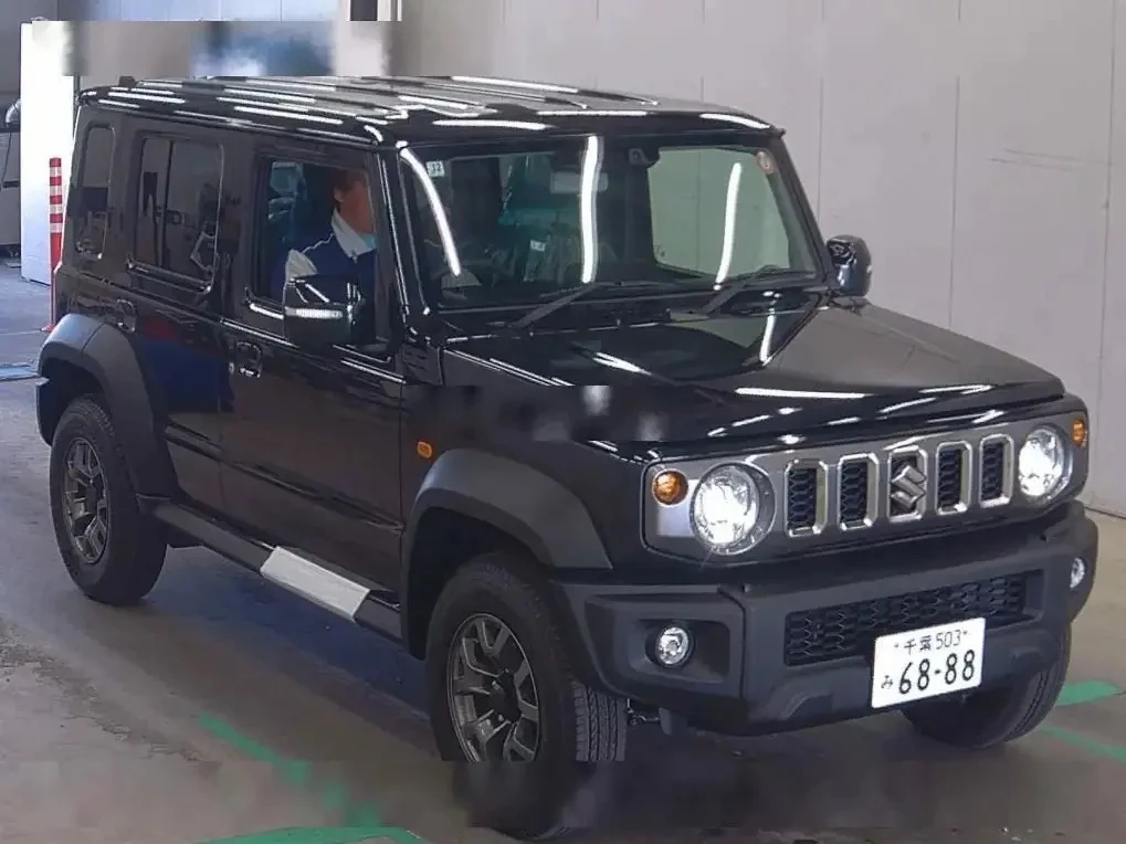 КУПИЛИ НОВЫЙ SUZUKI JIMNY NOMADE 2025 

Купили для нашего клиента Андрея из г. Тюмень новый пятидвер