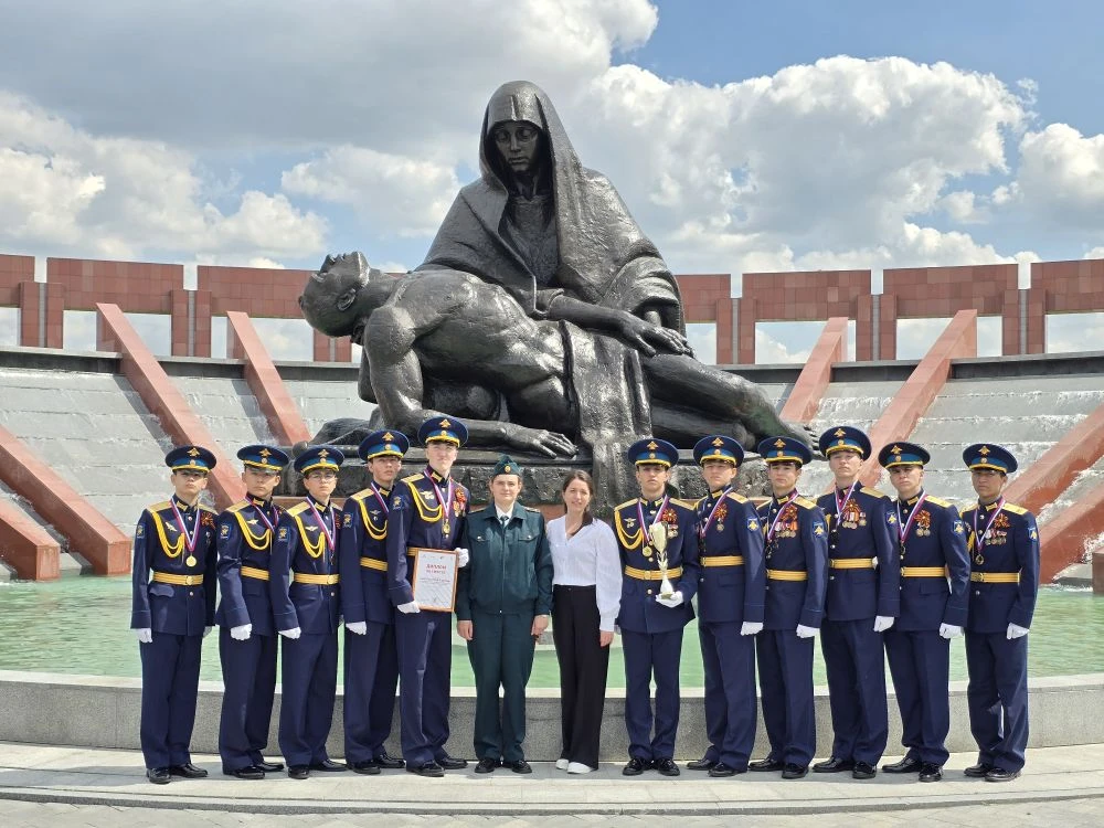 🎉🏆 Поздравляем наш старший отряд "Легион" с блестящей победой на региональном этапе смотра строя и п