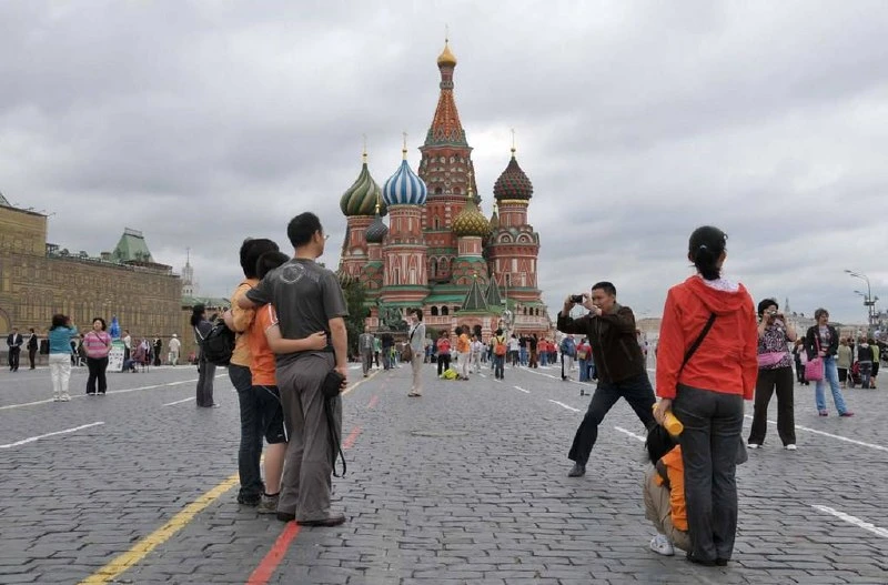 ✈️ Поток иностранных туристов в Россию продолжает снижаться