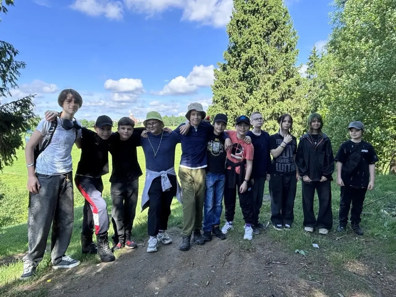 🏕️Ведём прямое включение из нашего похода  Туристы из 6А вместе с классным руководителем Игорем Влад