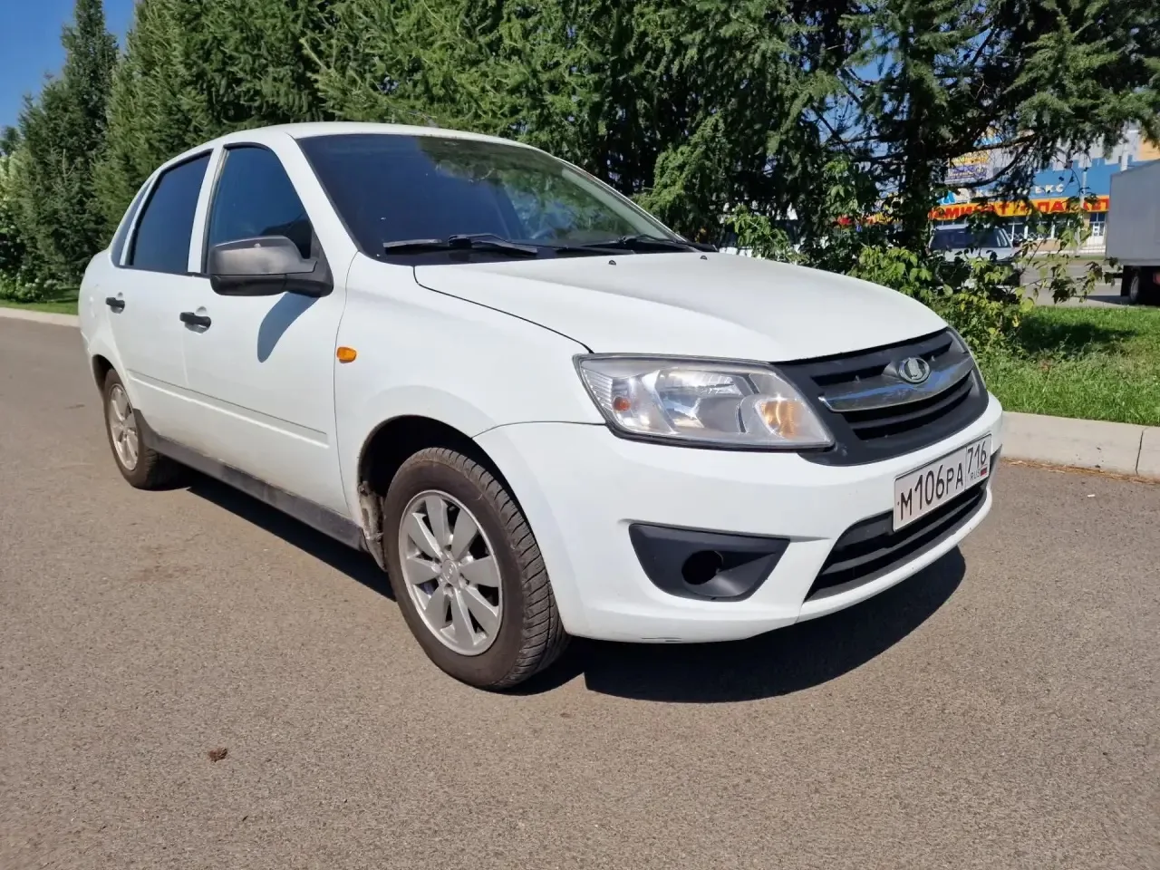 В ПРОДАЖУ ПОСТУПАЕТ ГРАНТА ПО НИЗУ РЫНКА
🚘Лада Гранта 
✅️2013 г
✅️4 хоз
✅️Кондиционер рабочий
✅️Эур