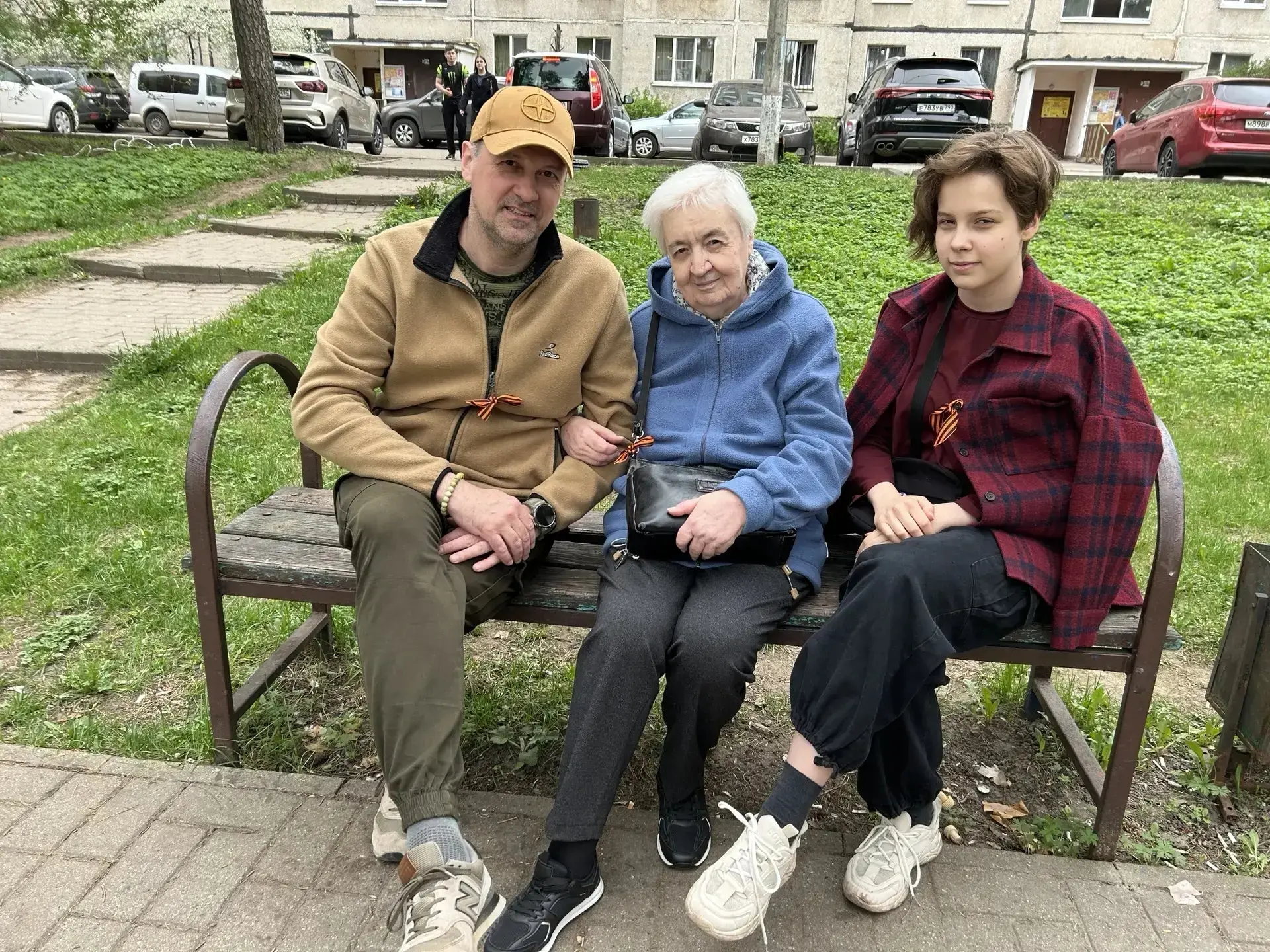 Правнуки Победы. Акция "Георгиевская ленточка"  8 мая юнармейцы школы провели акцию "Георгиевская ле
