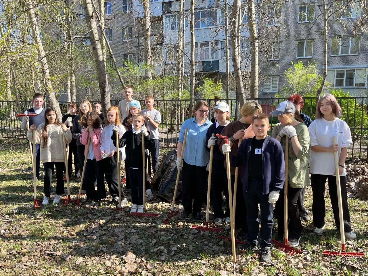 🌞И в завершение  школьных субботников по уборке территории нашей школы вчерашний день ...