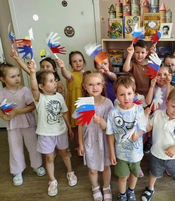 С Днём России! 🇸🇮
В честь праздника у воспитанников средней группы №23 ДО29 прошло творческое заня