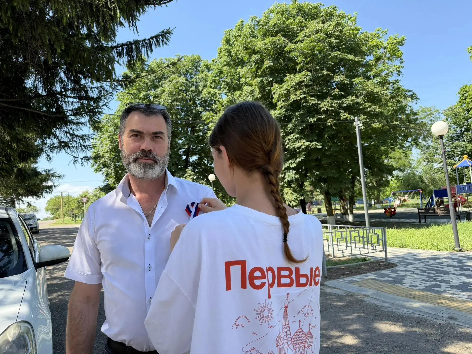 🇷🇺 Молодёжная патриотическая акция «Три цвета моей страны»

11 июня участники клуба «Гвардеец» про