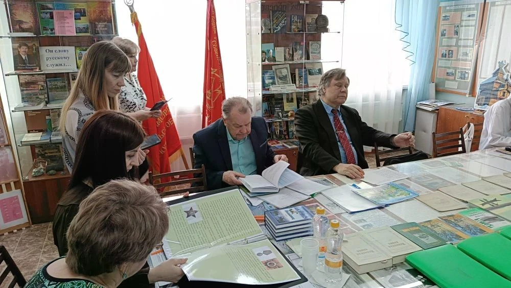 🖼️В Центре творчества прошла краеведческая конференция «Край родной, Нижнеилимский, Ты и есть моя Ро