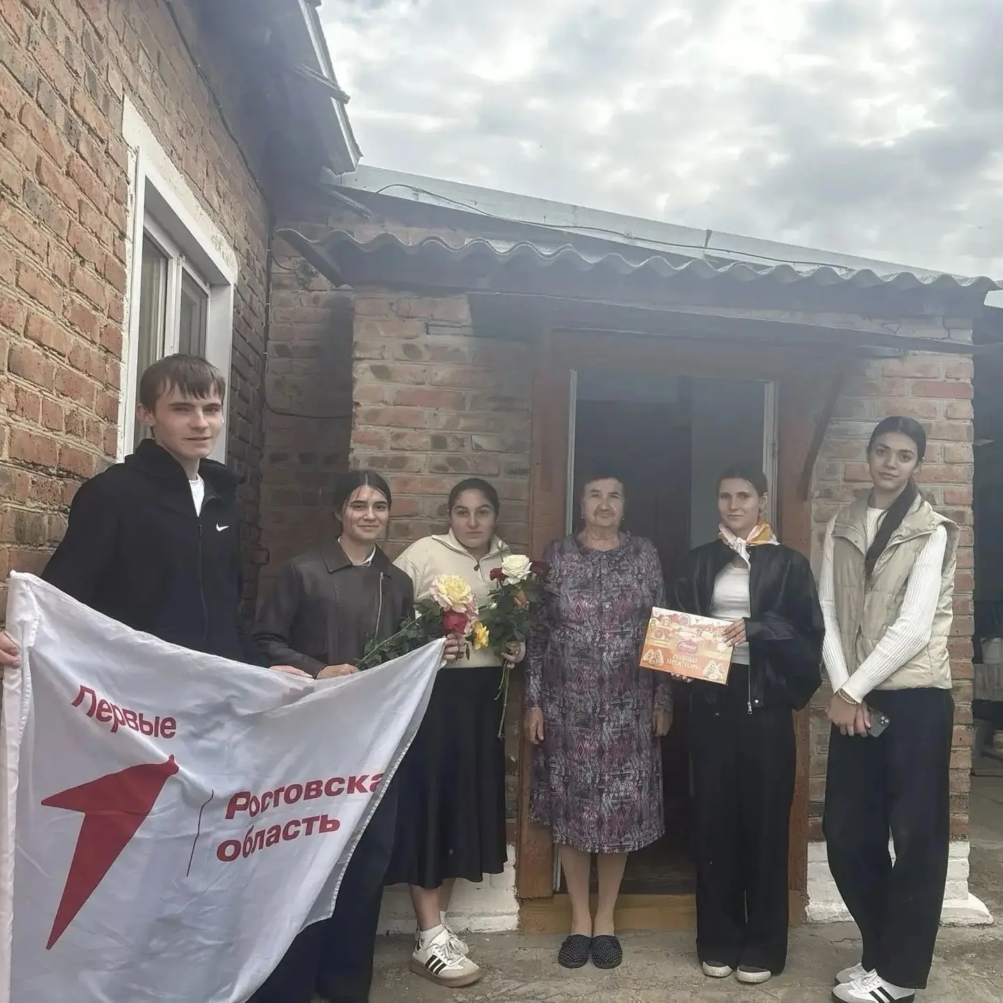 📌В преддверии Дня учителя, советник директора по воспитанию Олеся Быкадорова и куратор...