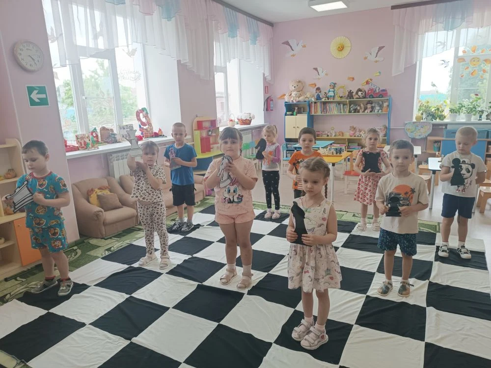 ♟️В течение учебного года воспитанники старшей группы "Радуга" 🌈посещали кружок "Юный ...
