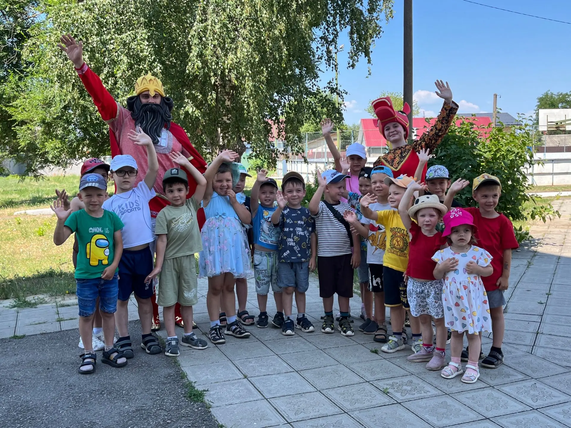 🎉 Детский драматический театр «Затейник» подарил праздник единства! 🎉