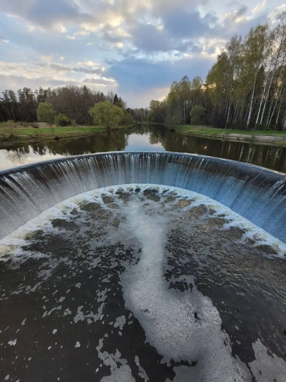 Ярополецкая ГЭС
📍Ярополец, Московская обл.

Первая в России сельская гидроэлектростанция имени Влад